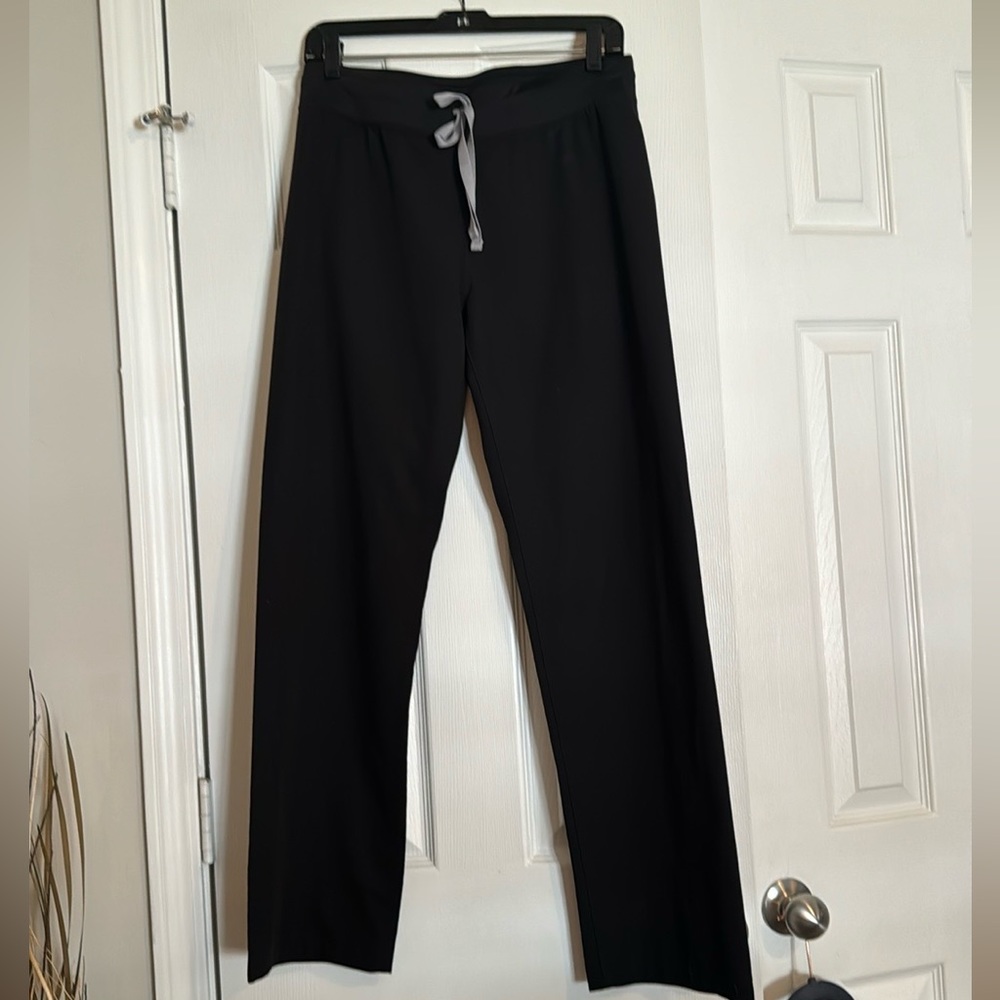 Figs Livingston scrub pant. Black. Size small. Like new.